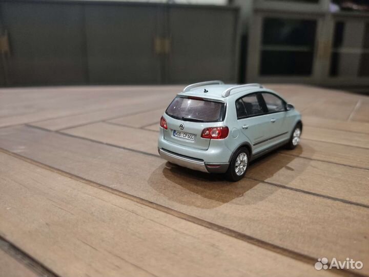 Volkswagen golf 5 plus 1/43