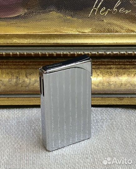 Две зажигалки