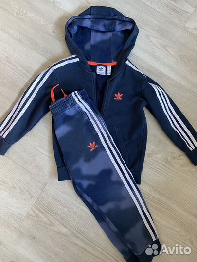 2 спортивных костюма adidas 116-122 см