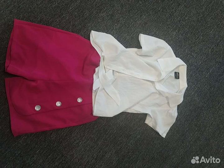 Продам костюм новый