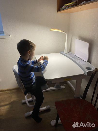 Стол детский школьный парта письменный стол