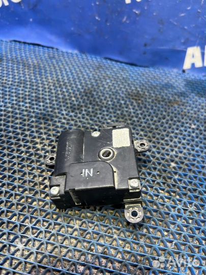 Моторчик заслонок отопителя Hyundai Elantra Xd