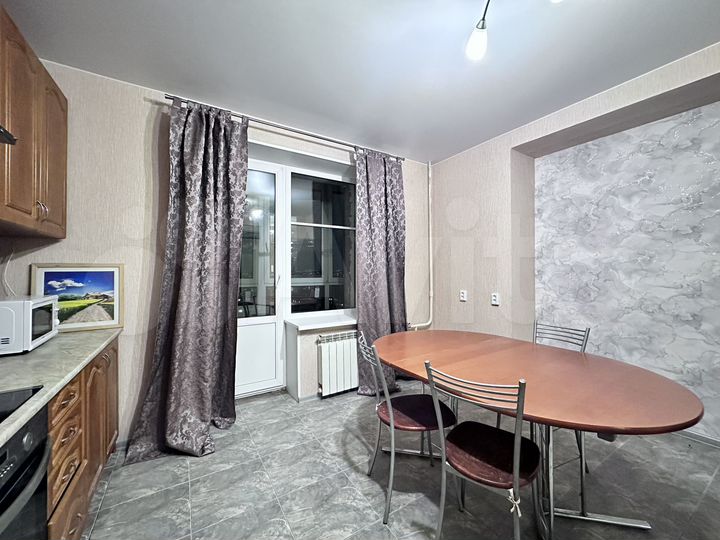 3-к. квартира, 90 м², 14/15 эт.