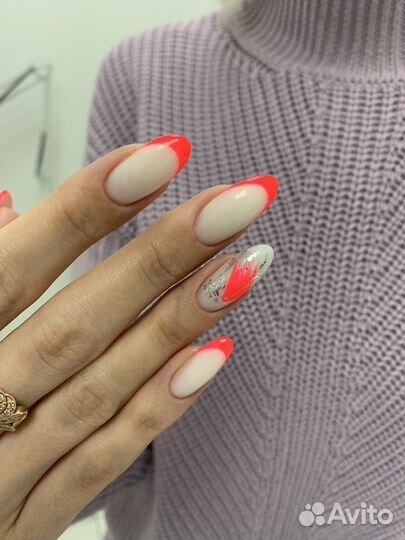 Маникюр, покрытие шеллак, наращивание ногтей