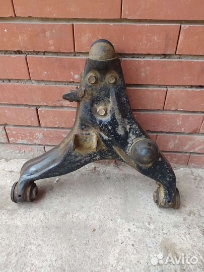 Рычаг нижний правый mitsubishi l 200