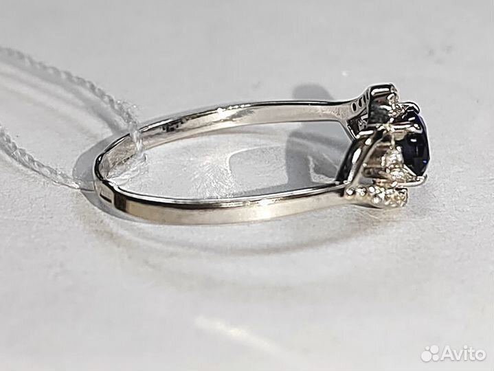 Золотое кольцо с камнем 17р