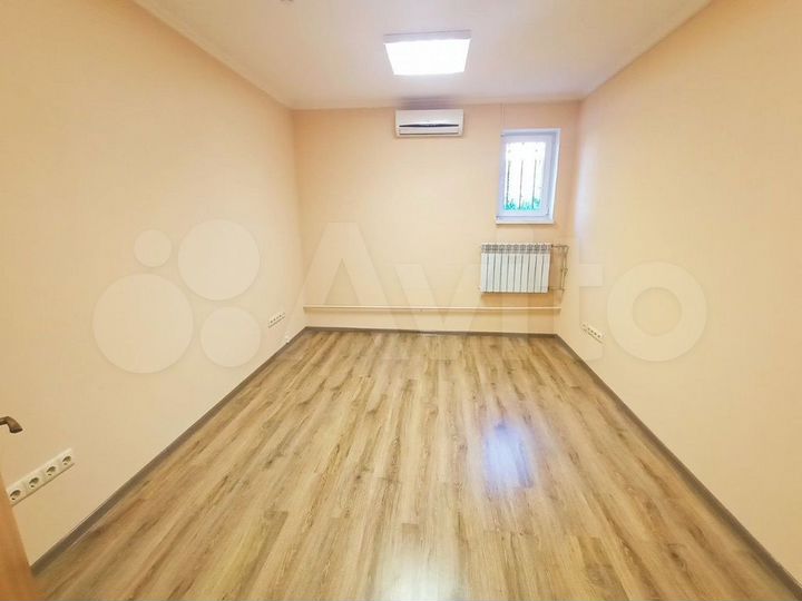 Офис или Студия Красоты в р-не Пожарова, 16 м²