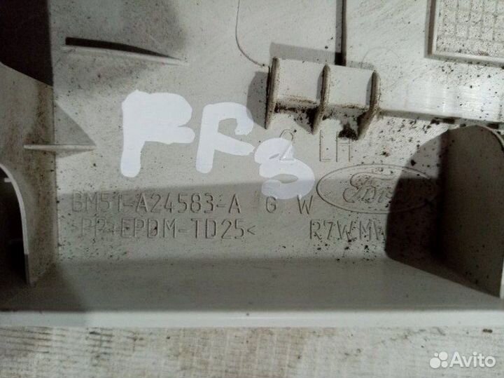 Обшивка стойки левая Ford Focus III 1.6 2012