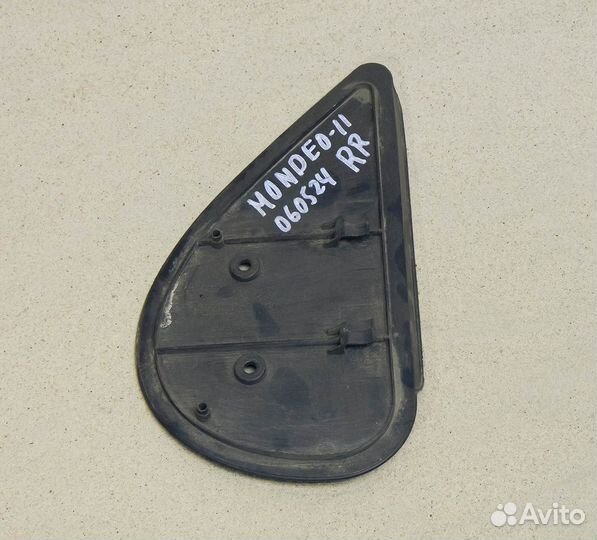 Накладка двери задней правой внут. Ford Mondeo 2