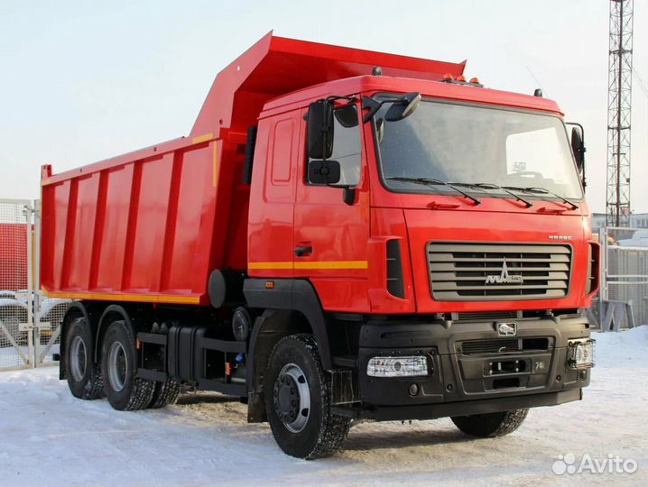 Водитель самосвала