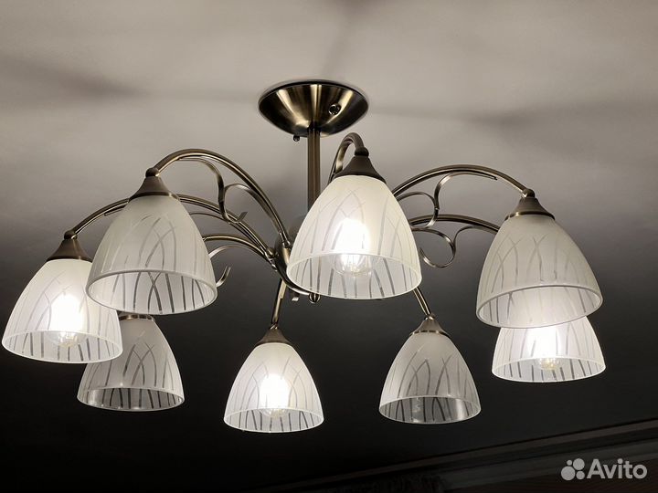 Люстра потолочная 8 ламп