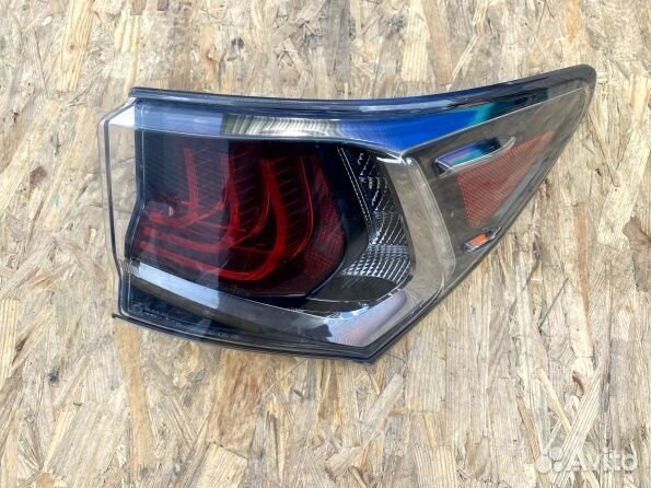 Фонарь задний правый Lexus GS 4
