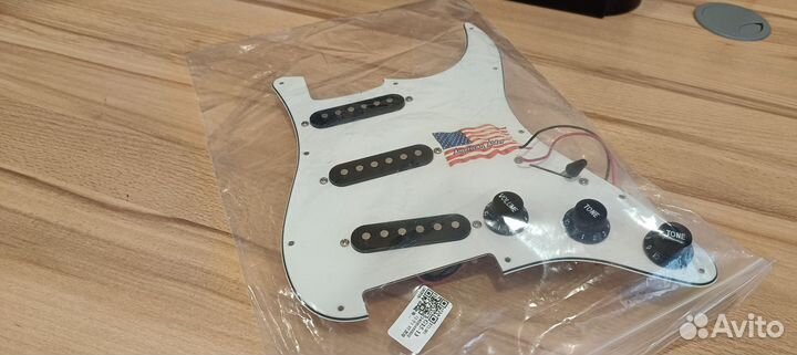 Пикгард stratocaster SSS в сборе