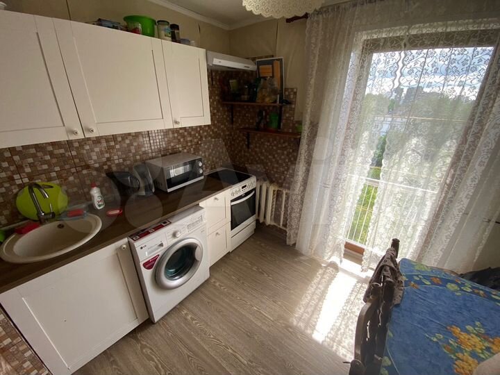 Комната 15 м² в 3-к., 8/17 эт.