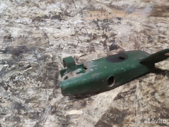 Кронштейн сплошного сидения Днепр