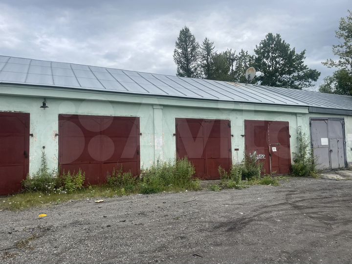 Гараж, > 30 м²