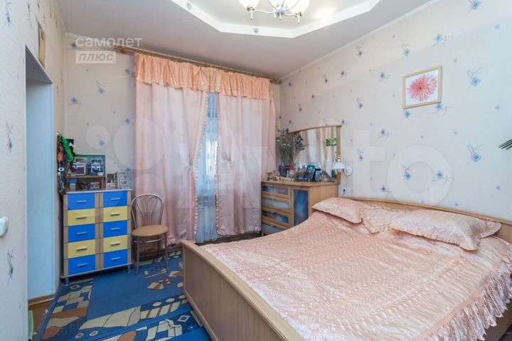 Дом 337,6 м² на участке 8,7 сот.