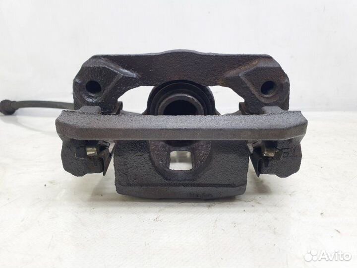 Суппорт задний правый Nissan Pathfinder R51 4.0