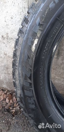 Bridgestone Blizzak Spike-01 225/60 R17