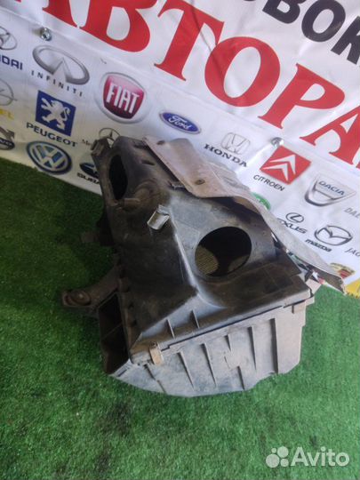 Корпус воздушного фильтра Volkswagen Passat B5 1.8