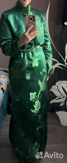 Продам туаинское национальное платье за 7т. Новое