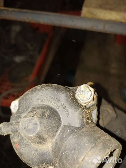 Корпус термостата Mercedes W124, M102