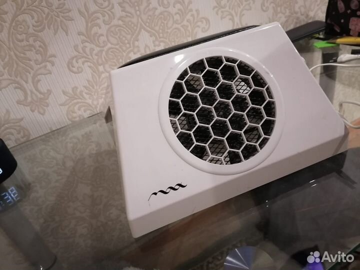 Вытяжка маникюрная Ultimate 7 с подушкой