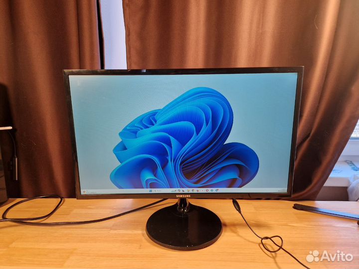 Монитор Samsung 23.5