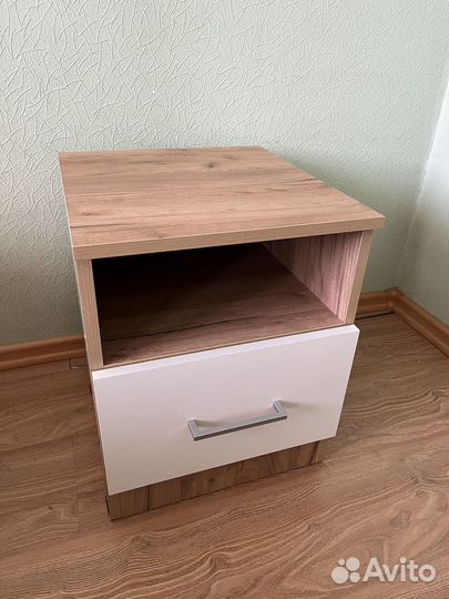 Тумба прикроватная