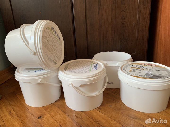Ведро пластиковое с крышкой