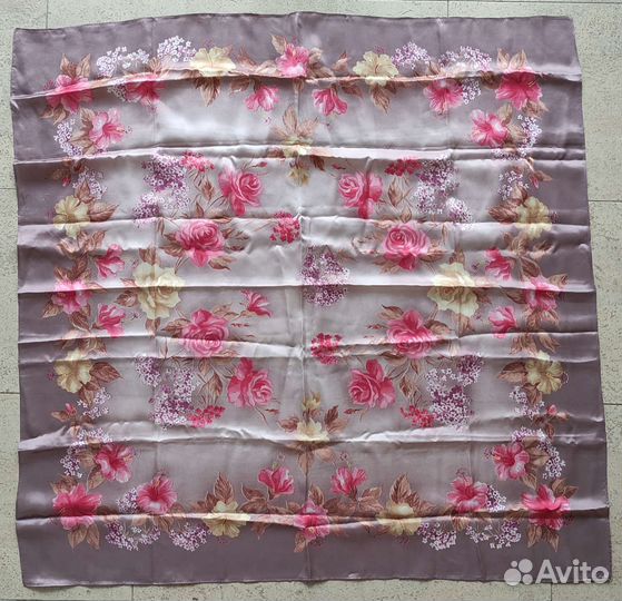 Шелковый платок новый
