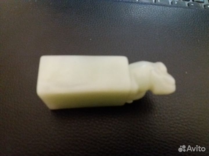 Крыса Нефрит