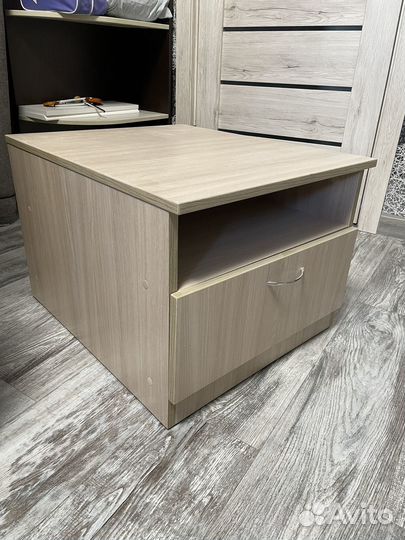 Тумба прикроватная