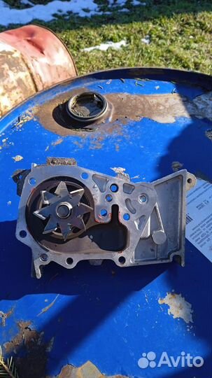 Помпа renault Logan 1,2012 год