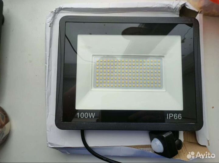 Прожектора уличные 100/50/30W с датчиком движения