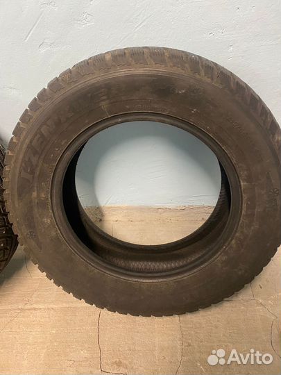 Kumho I'Zen KW15 215/65 R16