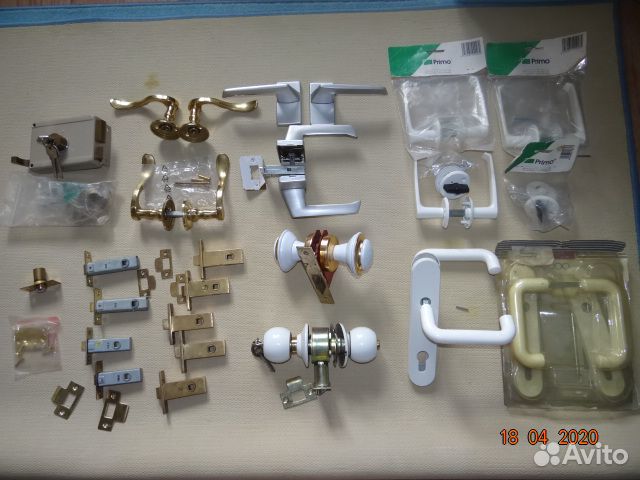 Для дверей замки,ручки
