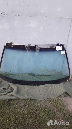 Лобовое стекло