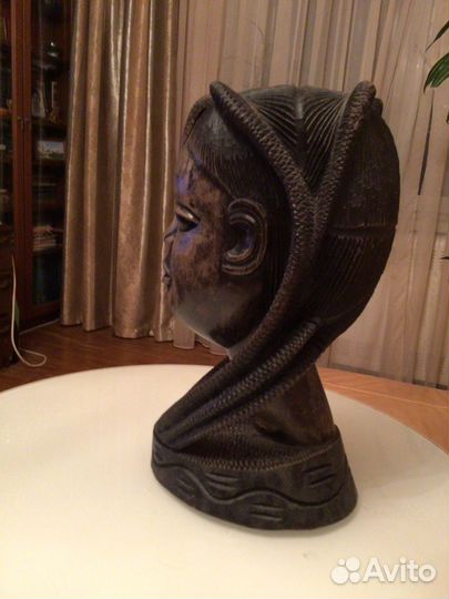 Бюст девушки изАфрики эбоне