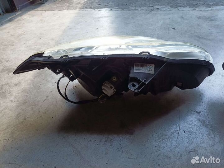 Фары передние ксенон Renault Laguna 3