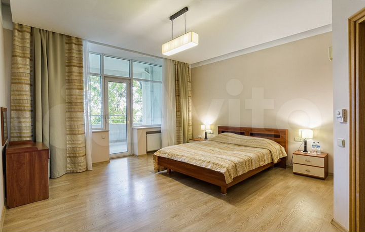 2-к. квартира, 110,8 м², 2/19 эт.