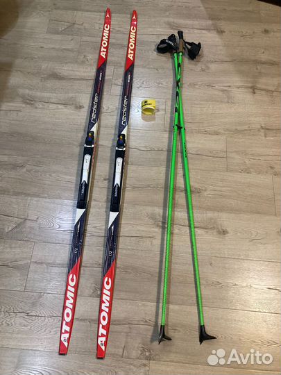 Беговые лыжи, палки, ботинки, крепление