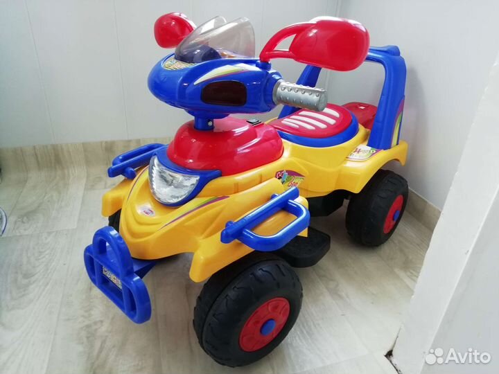 Детский квадроцикл на аккумуляторе