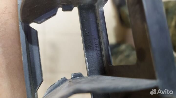 Направляющая заднего бампера Skoda Rapid