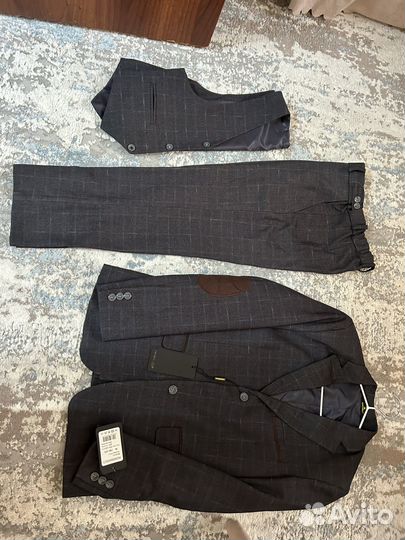 Продаю детский костюм 3в 1 в отличном состоянии