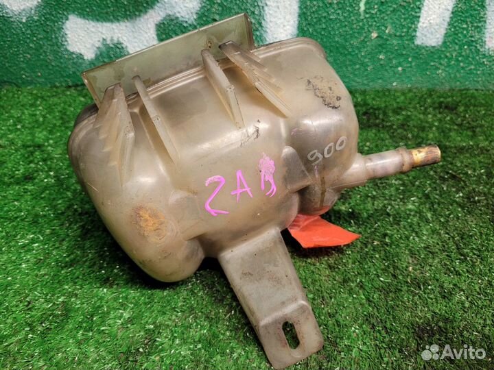 Расширительный бачок на Saab 900