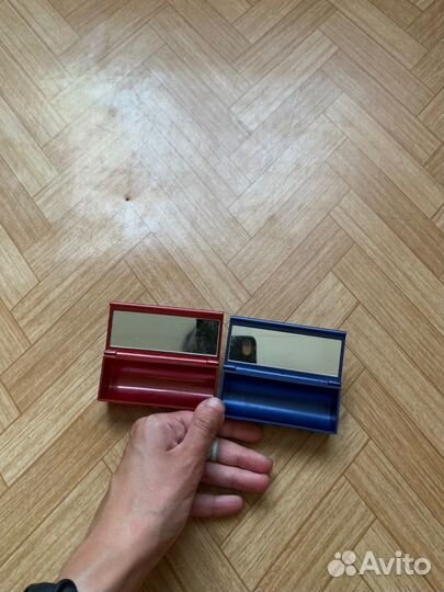 Футляр для помады