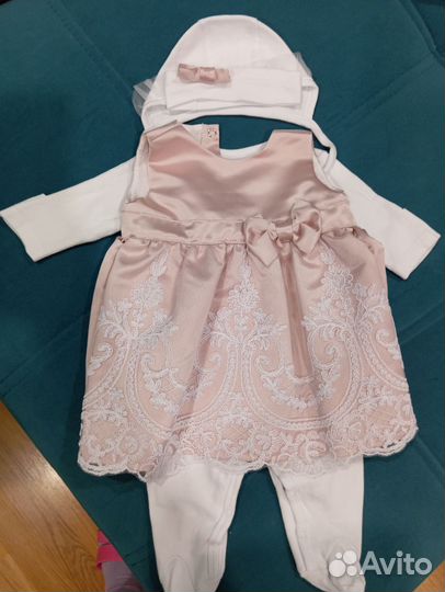 Комплект на выписку для девочки