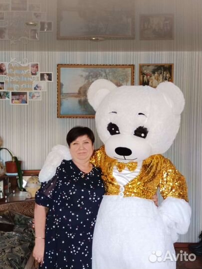 Зайка поздравляет