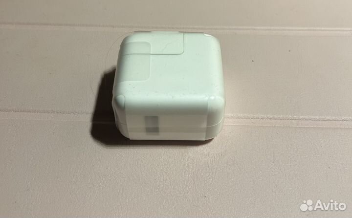 Блок зарядки iPhone 12W